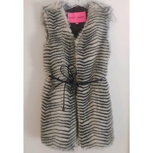 Betsy Johnson FUAX FUR VEST